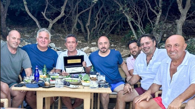 BODRUM’DA İŞ DÜNYASI YEMEKTE BİR ARAYA GELDİ