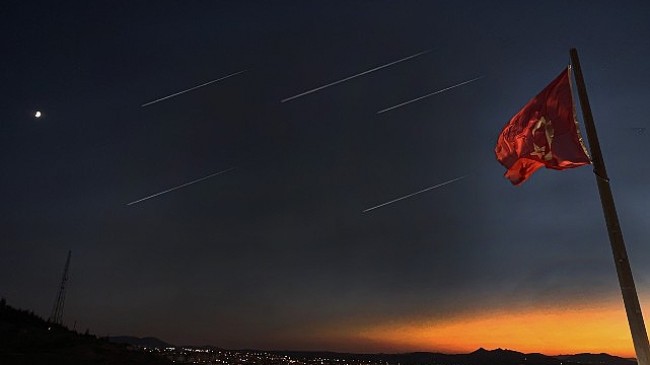 Gökyüzü tutkunları, yılın en etkileyici doğa olaylarından biri olarak gösterilen “Perseid meteor yağmuru”nu izlemek için Tarihi Kayaşehir’de bir araya geldi.