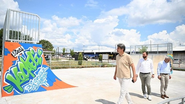 Kartepe Belediye Başkanı Av.M.Mustafa Kocaman, Kocaeli Büyükşehir Belediyesi tarafından yapımı tamamlanan Kartepe Skate Park da incelemede bulundu.