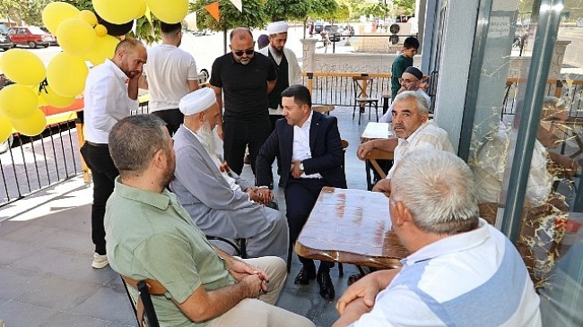 Nevşehir Belediye Başkanı Rasim Arı, Bekdik Mahallesi’nde incelemelerde bulunarak vatandaşlarla bir araya geldi.