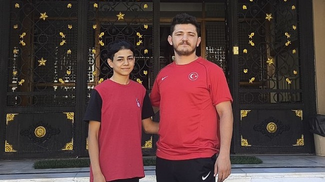 Nevşehir Belediyesi sporcusu Liva Nur Çelik, Ürdün’de düzenlenecek olan U17 Kadınlar Güreş Dünya Şampiyonası’nda ay yıldızlı forma ile ülkemizi temsil edecek