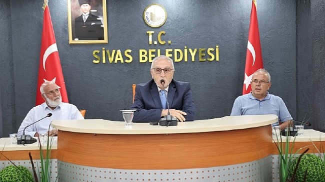 Sivas Belediyesi bünyesinde sosyal yardım faaliyetlerini sürdüren Hayat Ağacı Derneği’nin 4. Olağanüstü Genel Kurul Toplantısı gerçekleştirildi