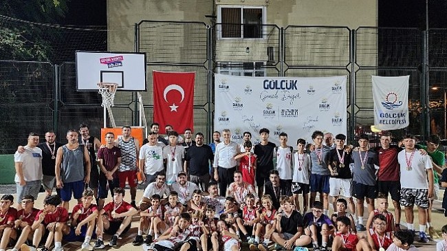 Şölene Dönüşen Sokak Basketbolu Rekor Katılımla Sona Erdi