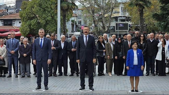 Gölcük’te Muhtarlar Günü törenle kutlandı.