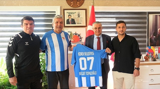 Kemer Belediye Merkez Spor’dan Başkan Topaloğlu’na ziyaret