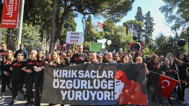 Kırık saçlar özgürlüğe Buca’da yürüdü