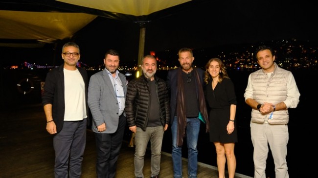 Dünyaca Ünlü Yönetmen Bobby Roth “İlk Türk Süper Kahraman Evreni” için Türkiye’de!