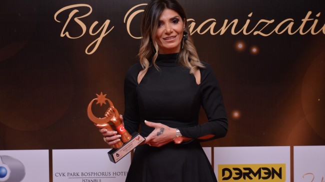 Mustafakemalpaşalı Yönetmen Gülşen Açıkgöz Ödülden ödüle koşuyor