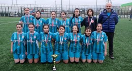 Yıldırım Mesleki ve Teknik Anadolu Lisesi Kız Futbol Takımı Bursa Şampiyonu