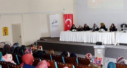 Van Büyükşehir Belediyesi, Miraç Kandili nedeniyle kadınlara yönelik Mevlid programı düzenledi.