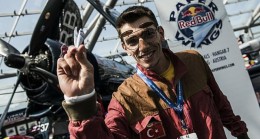 Red Bull Paper Wings ile ‘Kâğıt uçak pilotları’ İstanbul’da hünerlerini sergiliyor