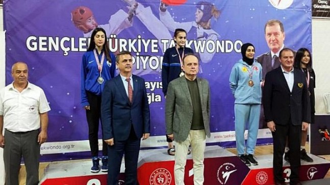Osmangazili Taekwondocudan Gümüş Madalya
