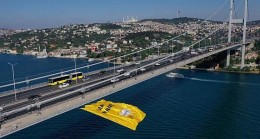 5 kupalı şampiyon VakıfBank’ın bayrağı İstanbul Boğazı’nda dalgalanıyor