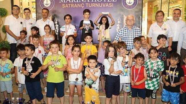 Burhaniye Yaza Merhaba Satranç Turnuvası Tamamlandı
