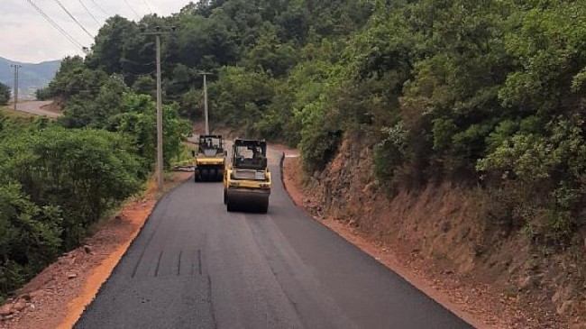 Kocaeli  Yuvacık Hacıhaliller Köy yolu asfaltlanıyor