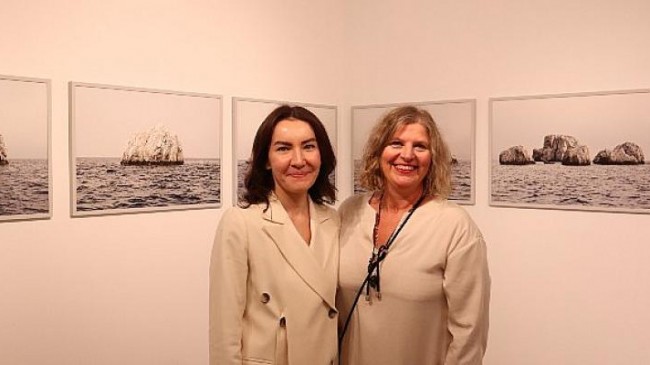 Christina Dimitriadis’in “İsland Hoping” Başlıklı Fotoğraf Sergisi Akaretler’de Açıldı