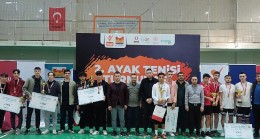 Zeytinburnulu Gençler ‘Ayak Tenisi Turnuvası’nda…