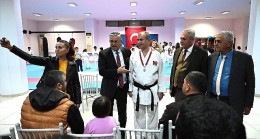Başkan Topaloğlu milli karatecilerle bir araya geldi