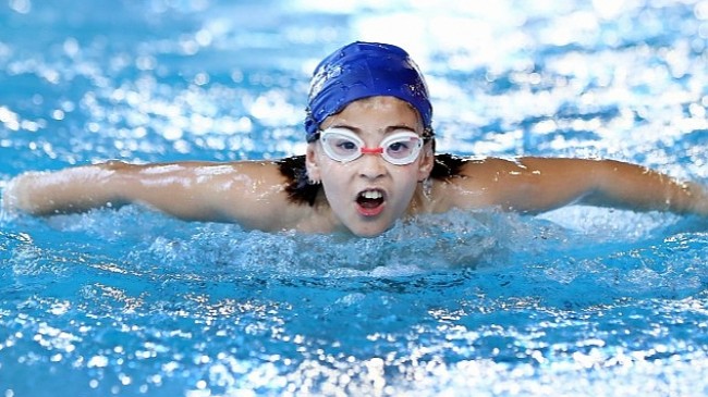 'İzmir Kulüpler Arası Yüzme Yarışları' Aliağa Gençlik Merkezi'nde Yapıldı