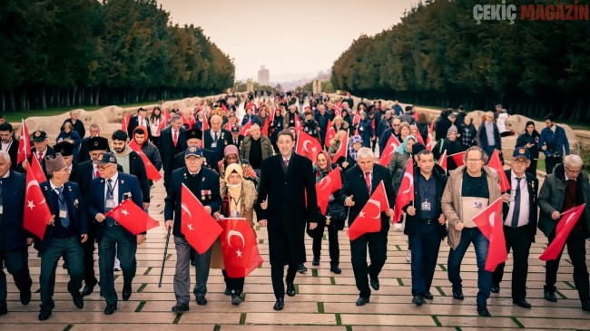 Bandırma Belediyesi, 18 Mart Çanakkale Zaferi ve Şehitleri Anma günü dolayısıyla gaziler ve şehit aileleri için Başkent Ankara’ya gezi düzenledi.
