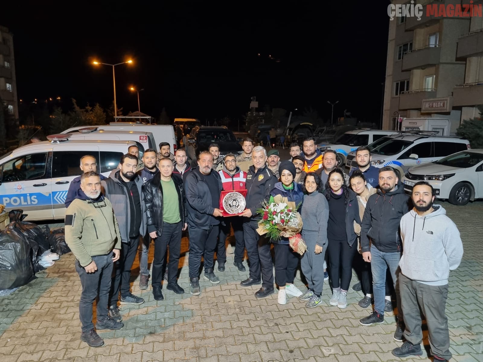 ŞEF ESRA TOKELLİ DEPREMZEDE ÇOCUKLARIN YÜZÜNÜ GÜLDÜRÜYOR