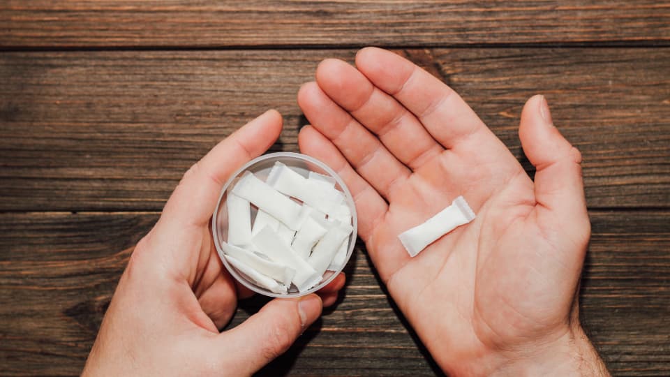 Snus Nedir? Dumansız Tütünün Özellikleri ve Etkileri